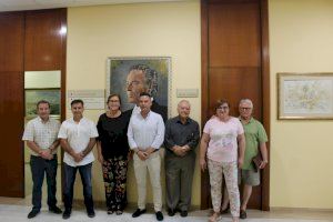 L'alcaldessa rep a la nova junta directiva de l'Associació Cultural Juan Varea de Borriana