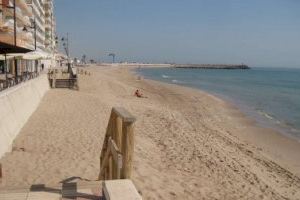 Juan Botella: “Les conseqüències de no portar immediatament arena a la platja del Perelló poden ser molt greus”