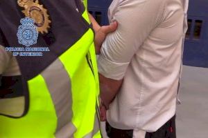 Detingut a València un fugitiu italià que va assaltar un vehicle implicat en un atropellament