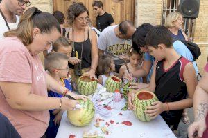 Xiquetes i xiquets de Paiporta gaudeixen del seu dia gran a les Festes de Sant Roc amb la Festa del Melonet