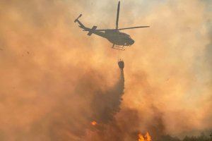 L'incendi de Begís continua avançant cap a la Calderona i crema 19.000 hectàrees