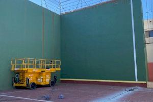 Iniciadas las obras de mejora en el frontón del polideportivo de Requena