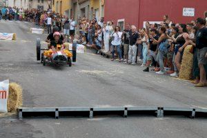 La carrera d'Autos Bojos plena de diversió la jornada festiva a Benicàssim