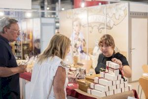 Xixona promociona su oferta turística en la feria  Alicante Gastronómica