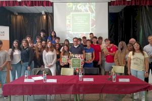 Mancomunitat de l’Horta Sud presenta una revista sobre alimentación saludable elaborada a partir de las preguntas de jóvenes del IES Sedaví