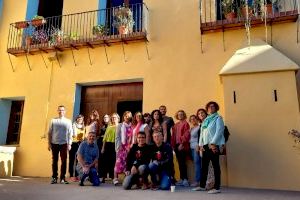 Escola Valenciana reivindica polítiques efectives i comunitats compromeses per a recuperar l’ús de la llengua