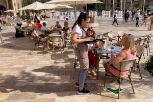 València no autoritzarà més terrasses en la plaça de la Reina