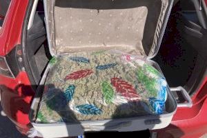 Dos detenidos en Agost cuando transportaban 4 kilos de marihuana en el maletero del coche