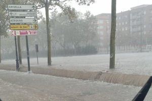 VÍDEO | Barrancs d'Aldaia i Manises es desborden per les pluges torrencials