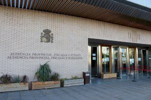 Judici per a un home que va intentar abusar d'un home i una menor a Castelló