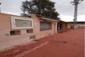 VOX Castalla denuncia la decadente situación de la cantina del campo de fútbol municipal
