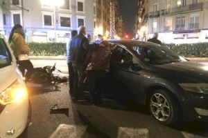 Ferit greu un motorista en xocar contra un cotxe a l'avinguda Peris i Valero a València