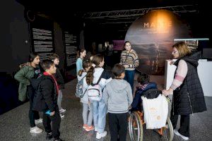 El Consejo de la Infancia visita la exposición ‘Marte. La conquista de un sueño’ del Museu de les Ciències