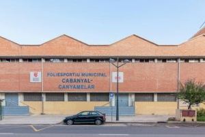 València abre el polideportivo del Cabanyal para que las personas sin hogar se refugien del frío