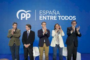 Feijóo, Rajoy y Aznar apelan a la unidad y la esperanza en la Intermunicipal de València