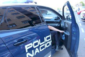 Un violador assalta el taxi de la seua víctima i el conductor el porta fins a la comissaria de Paterna