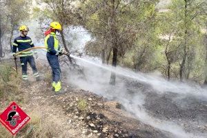 Una crema forestal descontrolada provoca un incendi a Xixona