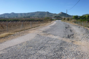 El Ayuntamiento adjudica las obras de acondicionamiento y mejora de los caminos de Aspe por más de 125.000 euros