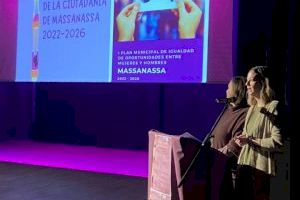 El Ayuntamiento de Massanassa presenta su I Plan de Igualdad en el acto de inauguración de las jornadas del 8M