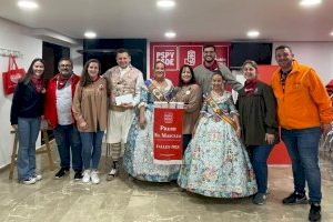 El PSPV-PSOE de Catarroja entrega el premi El Masclet a la millor crítica local a la Falla El Centenar de la Ploma