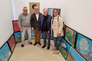 L'artista Ángel Granero Cózar dona 20 obres de la seua exposició "La pintura com a teràpia al Parkinson" a l'Ajuntament d'Alboraia