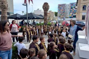 La Concejalía de Cultura patrocina un álbum de cromos de Semana Santa de Sant Joan editado por la Junta Mayor