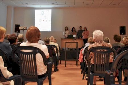 La 3ª jornada de les xerrades de Salut Pública d'Oliva reuneix més de 60 persones