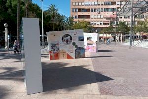 La exposición que muestra las 25 actuaciones de los fondos EDUSI en Elche se traslada a la plaza dels Algeps