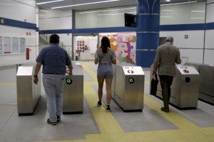 Los billetes del metro de València se podrán validar con el móvil