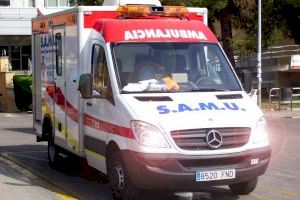 Dos joves ferits en xocar una moto i un cotxe a Orxeta