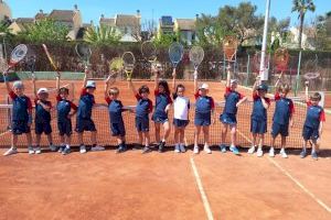 Las jóvenes promesas del Circuito de Minitenis El Corte Inglés juegan en el Club Español de Tenis