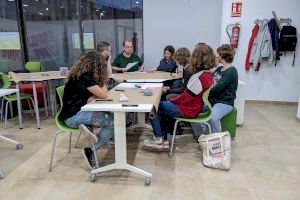 La juventud de Teulada Moraira expone sus propuestas de ocio educativo en el Fòrum Jove
