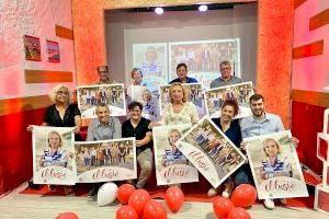 El PSOE de Torreblanca inicia su campaña electoral con la tradicional pegada de carteles
