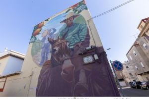 Nou mural del Serpis Urban Art Project a la plaça dels Llauradors a càrrec de l’artista Alaniz