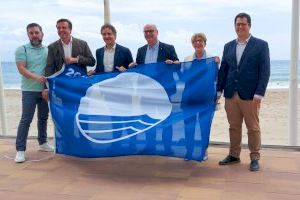 Las Banderas Azules ya ondean en las playas de la Vila Joiosa