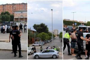Impresionant desplegament policial en el barri de La Coma de Paterna després de les últimes agressions a metges