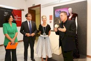 El glamour de Hannibal Laguna conquista Alicante con una exposición inédita en el Palacio Provincial