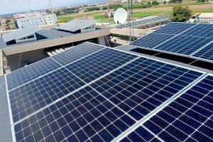 Alboraia avança en les seues polítiques mediambientals amb la instal·lació de panells solars en els edificis municipals