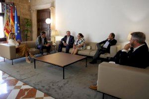 Carlos Mazón se reúne con los presidentes de las Cámaras de Comercio valencianas para seguir impulsando la competitividad de las pymes