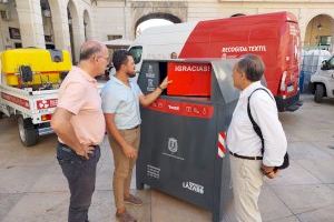 Alicante despliega 350 contenedores inteligentes para la recogida del residuo textil con Proyecto Lázaro