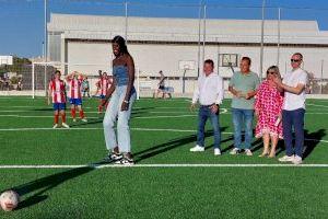 Gran Alacant ya tiene su campo de fútbol de césped artificial
