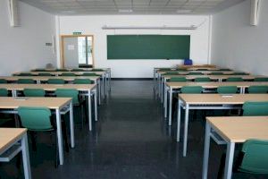 Educació publicarà una nova resolució després de l'error en l'adjudicació de les places de professors
