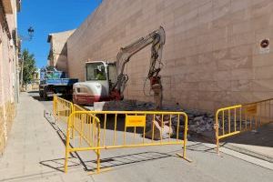 Elda inicia los trabajos de remodelación de la calle Independencia para mejorar la accesibilidad en una de las entradas al Centro Histórico