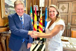 La Alcaldesa apuesta por acercar la labor divulgativa de la Fundación Premios Rei Jaume I