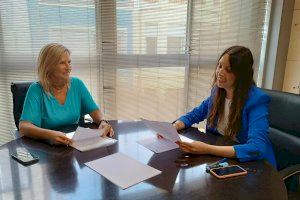 Susana Fabregat se reúne con la alcaldesa de Torreblanca para conocer las necesidades prioritarias de la localidad
