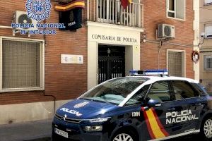 Una prostituta droga a un cliente en su casa y le roba casi 10.000 euros en Alcoy