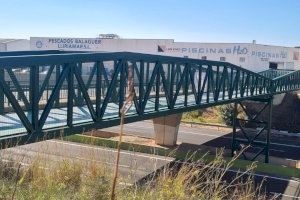 La Conselleria d'Infraestructures instal·la nova passarel·la ciclista i per a vianants sobre la CV-35 en el terme de Llíria