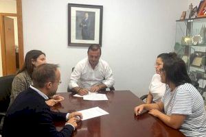 El Ayuntamiento de Peñíscola convenia, un año más, su colaboración con el AMPA del colegio