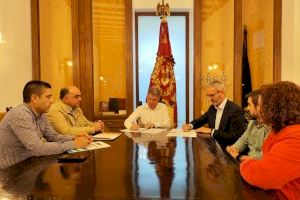 El Ayuntamiento de Orihuela suscribe un convenio de colaboración con la EFA El Campico para la concesión de becas al alumnado del FP Dual