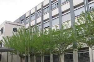 El Ayuntamiento de Villena plantea a la Conselleria de Educación ampliar el IES Hermanos Amorós para atender nuevas demandas de FP
